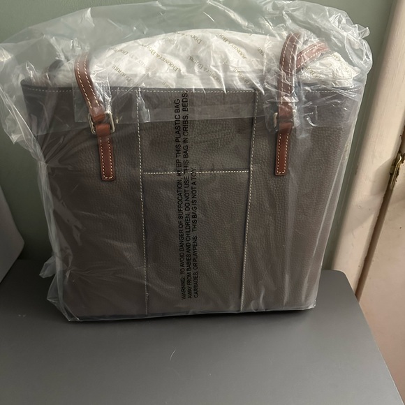 NWT Dooney & Bourke Elephant Lexington Shopper Tote - Picture 2 of 8